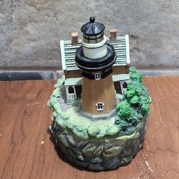 Seaside Treasures Block Island Southeast Lighthouse Musical Trinket Box Rhode Is - Picture 12 of 12